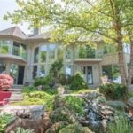 West Bloomfield Michigan luxury estate homes for sale