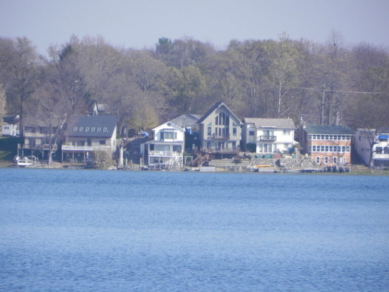 4 biggest lakes on Hamburg Chain of Lakes MI Detroit Michigan Real Estate